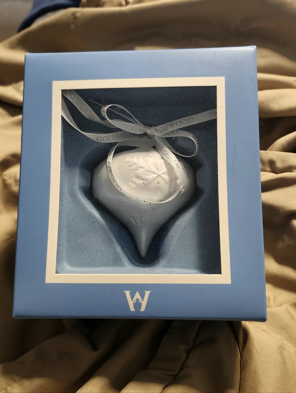 NIB Wedgewood White Jasperware Teardrop Collectible Snowflake Ornament‎